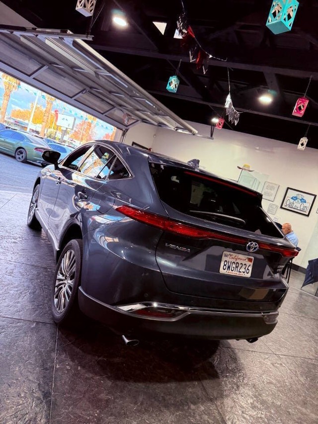 Toyota Venza Vehicle Full-screen Gallery Image 21