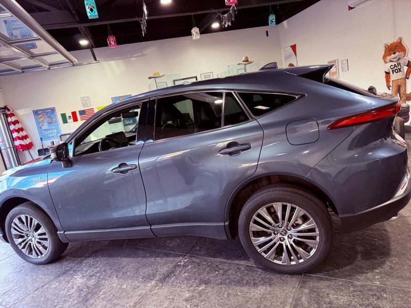 Toyota Venza Vehicle Full-screen Gallery Image 11