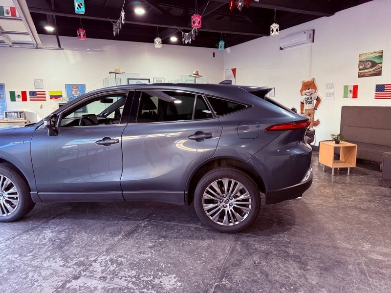 Toyota Venza Vehicle Full-screen Gallery Image 14