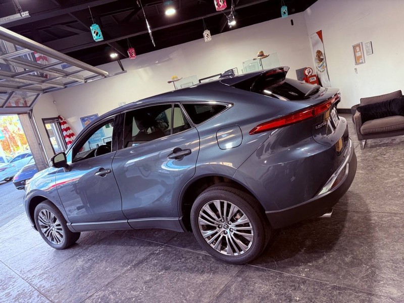 Toyota Venza Vehicle Full-screen Gallery Image 18