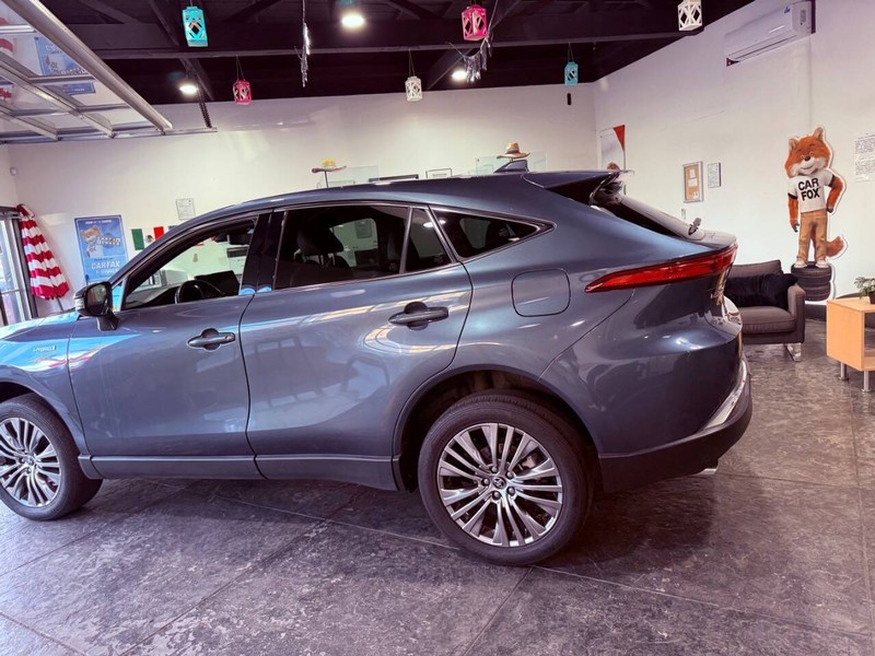 Toyota Venza Vehicle Full-screen Gallery Image 19