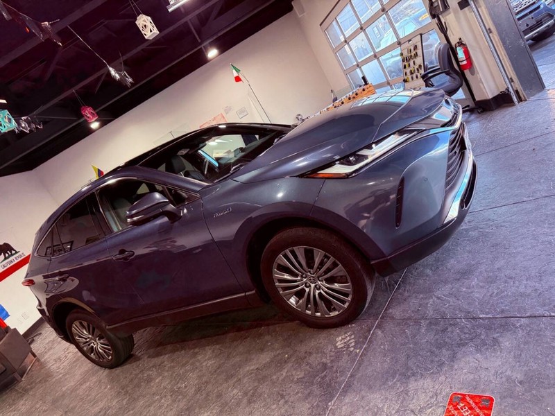 Toyota Venza Vehicle Full-screen Gallery Image 31