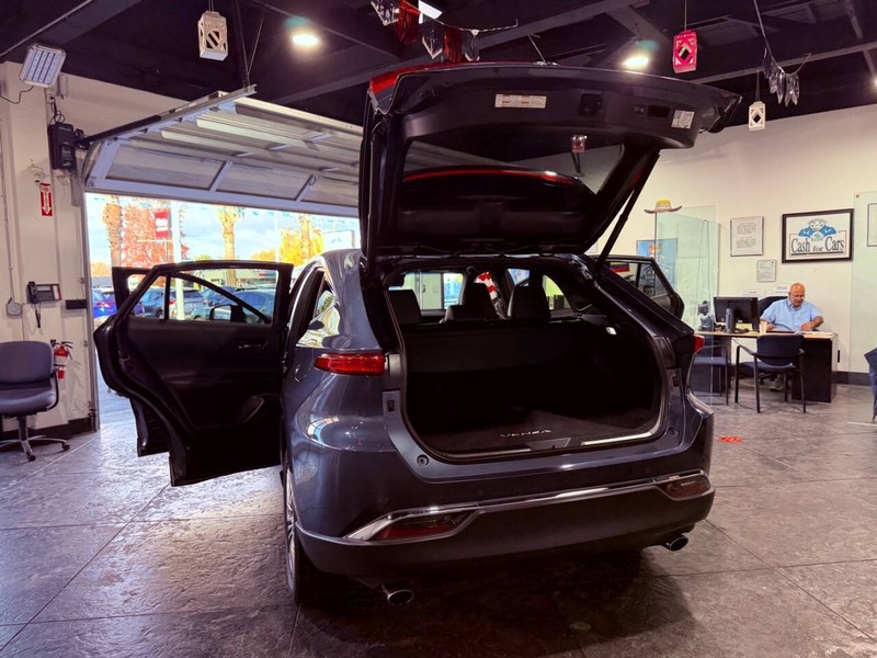 Toyota Venza Vehicle Full-screen Gallery Image 49