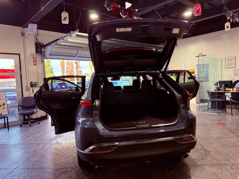 Toyota Venza Vehicle Full-screen Gallery Image 50