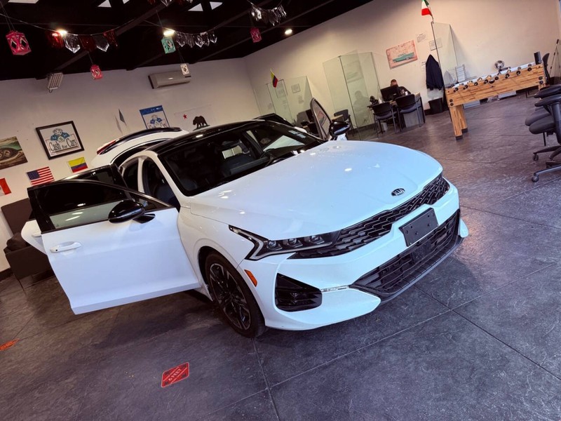 Kia K5 Vehicle Full-screen Gallery Image 35