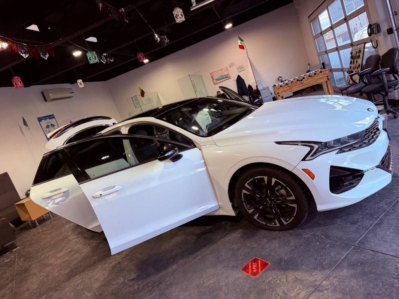 Kia K5 Vehicle Full-screen Gallery Image 38