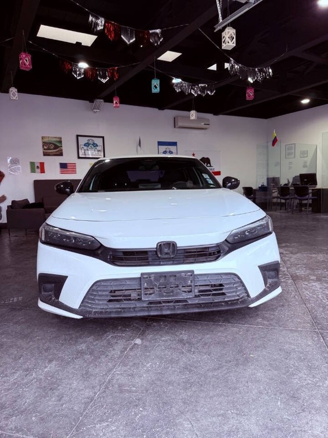 Honda Civic Sedan Vehicle Full-screen Gallery Image 02