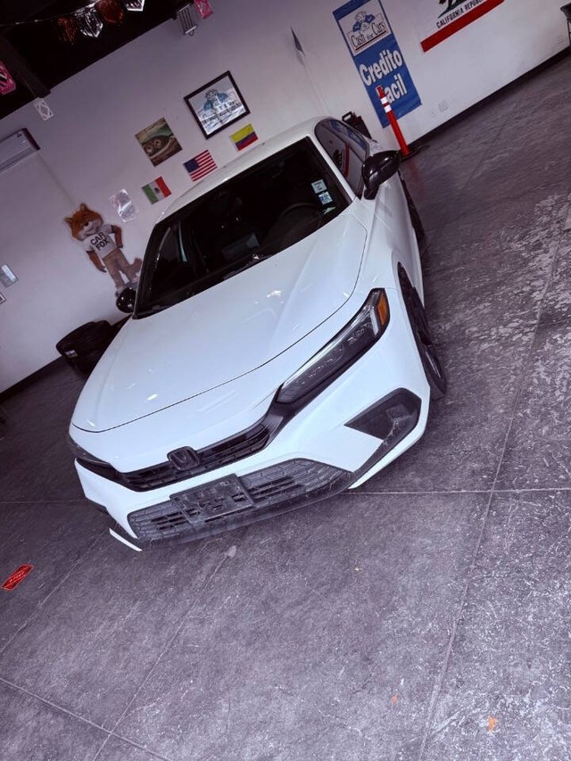 Honda Civic Sedan Vehicle Full-screen Gallery Image 04