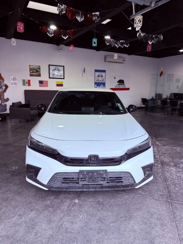 Honda Civic Sedan Vehicle Full-screen Gallery Image 06