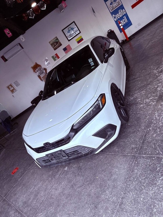 Honda Civic Sedan Vehicle Full-screen Gallery Image 08