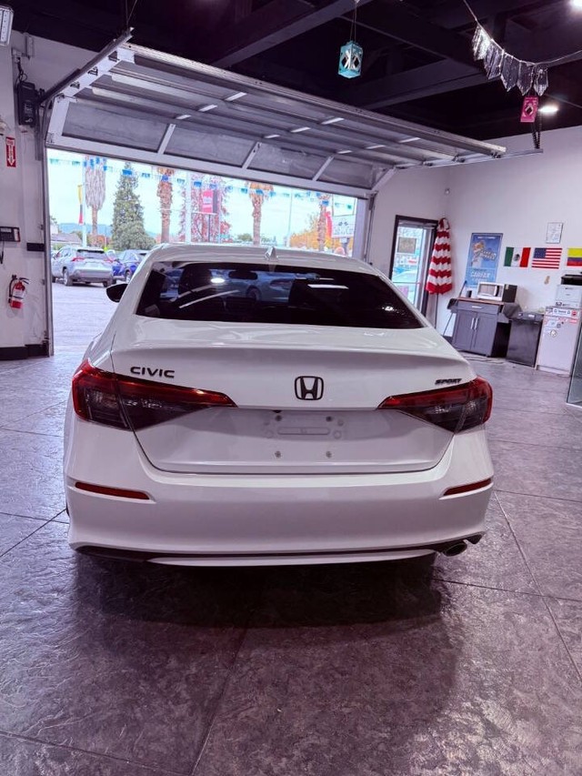 Honda Civic Sedan Vehicle Full-screen Gallery Image 24