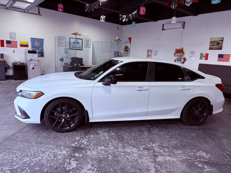 Honda Civic Sedan Vehicle Full-screen Gallery Image 11