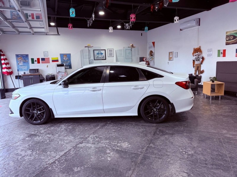 Honda Civic Sedan Vehicle Full-screen Gallery Image 13