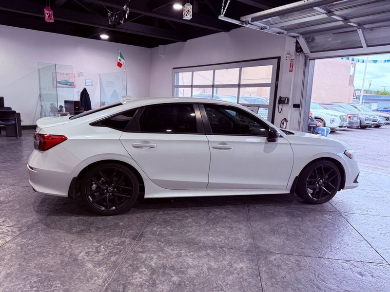 Honda Civic Sedan Vehicle Full-screen Gallery Image 29