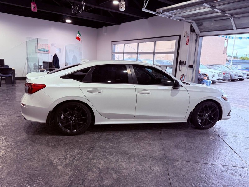 Honda Civic Sedan Vehicle Full-screen Gallery Image 30