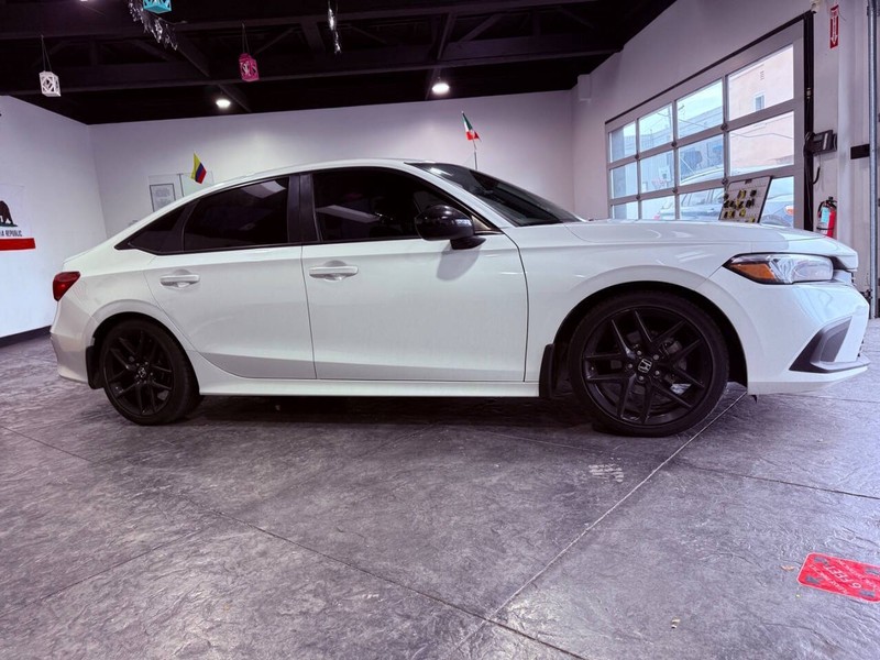 Honda Civic Sedan Vehicle Full-screen Gallery Image 32