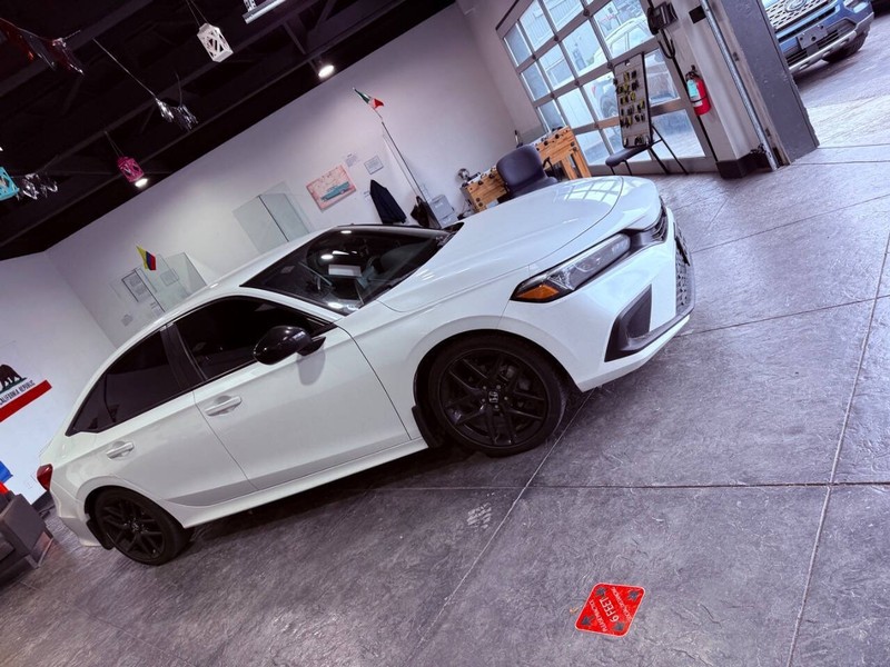 Honda Civic Sedan Vehicle Full-screen Gallery Image 36