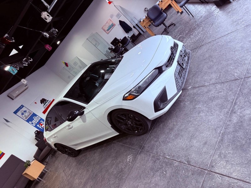 Honda Civic Sedan Vehicle Full-screen Gallery Image 38