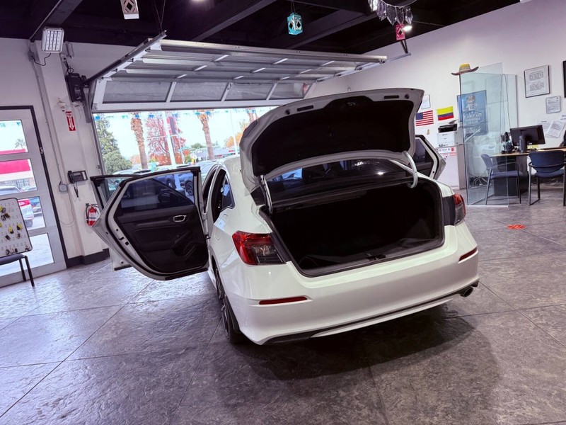 Honda Civic Sedan Vehicle Full-screen Gallery Image 48