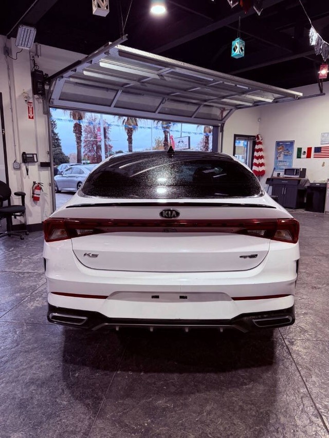 Kia K5 Vehicle Full-screen Gallery Image 22