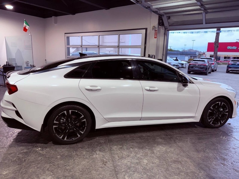 Kia K5 Vehicle Full-screen Gallery Image 25