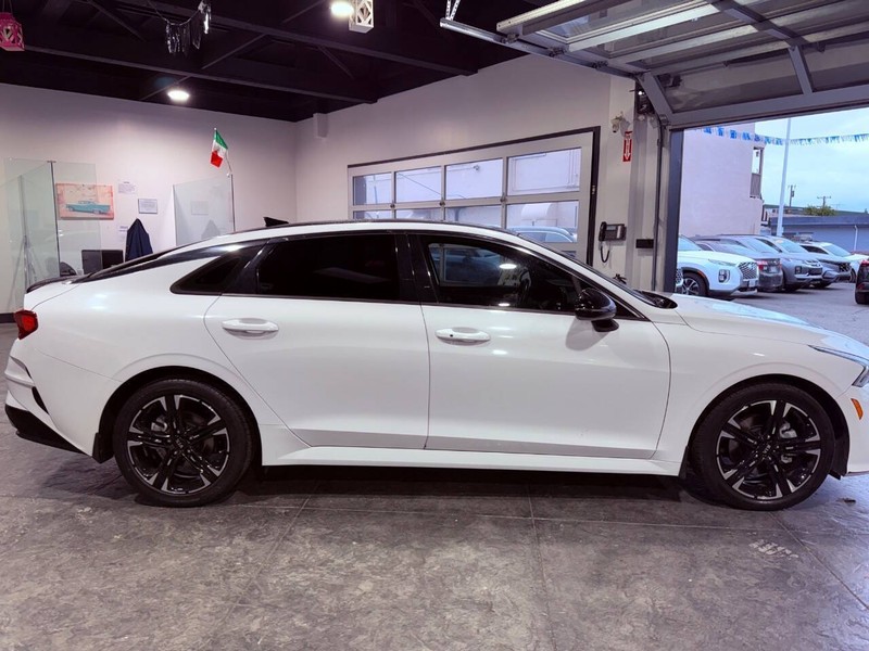 Kia K5 Vehicle Full-screen Gallery Image 28