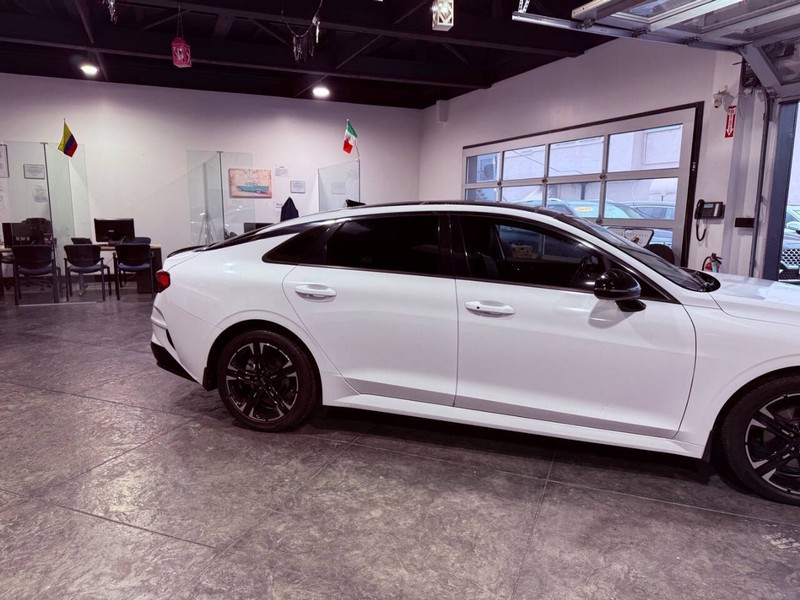 Kia K5 Vehicle Full-screen Gallery Image 33