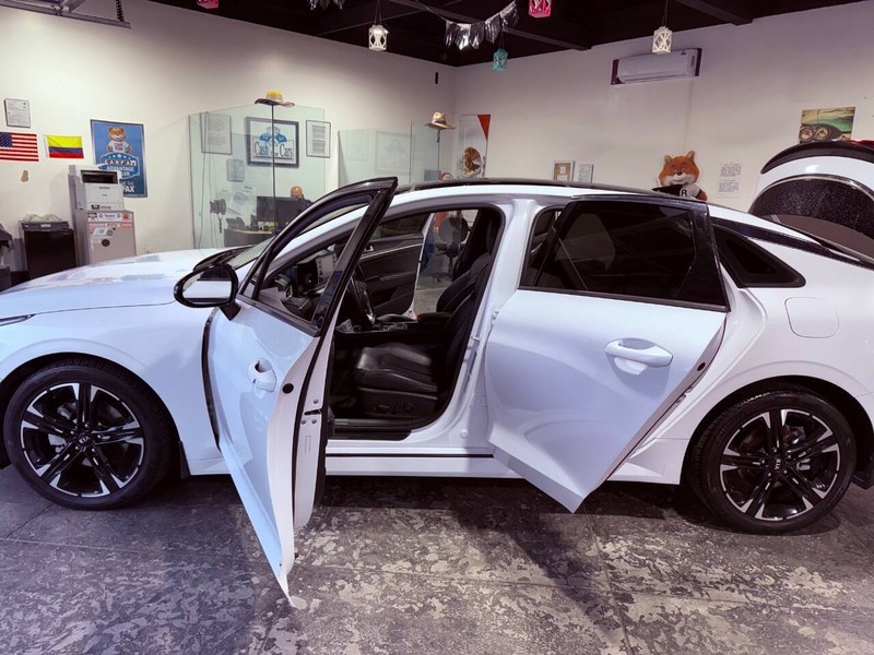 Kia K5 Vehicle Full-screen Gallery Image 46