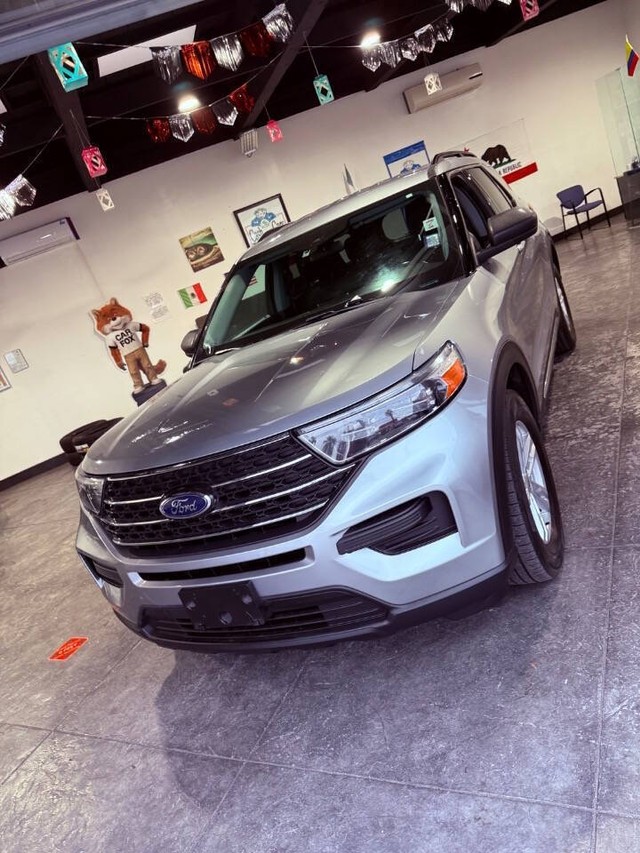 Ford Explorer Vehicle Full-screen Gallery Image 09