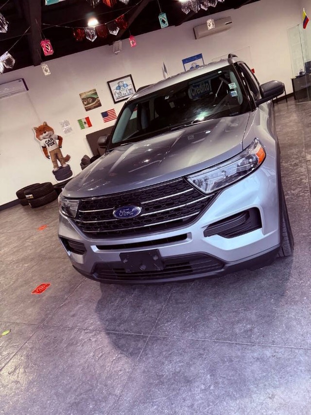 Ford Explorer Vehicle Full-screen Gallery Image 10