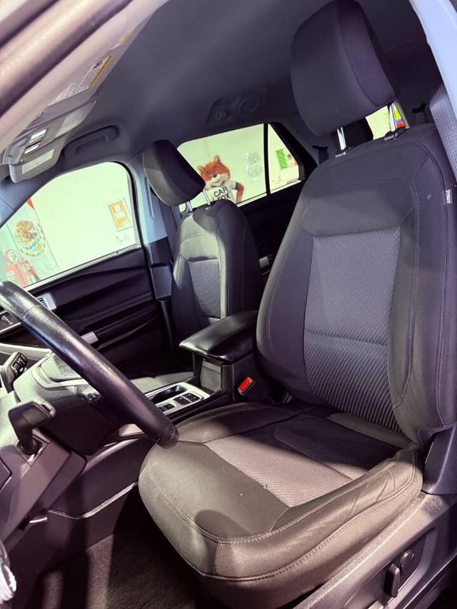 Ford Explorer Vehicle Full-screen Gallery Image 42