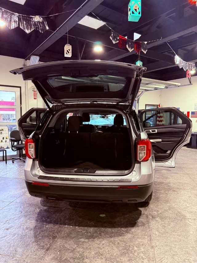 Ford Explorer Vehicle Full-screen Gallery Image 46