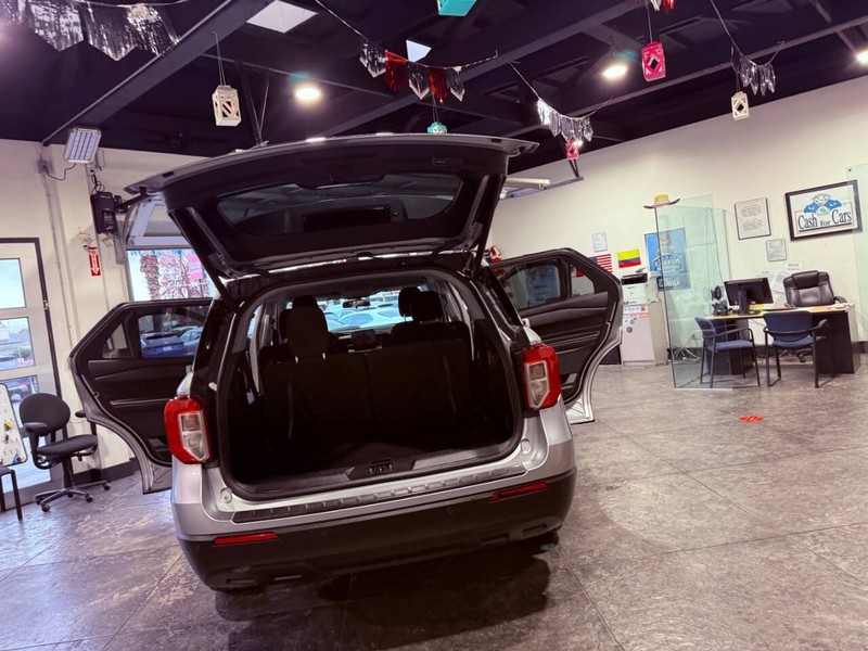 Ford Explorer Vehicle Full-screen Gallery Image 45