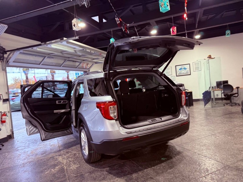 Ford Explorer Vehicle Full-screen Gallery Image 47