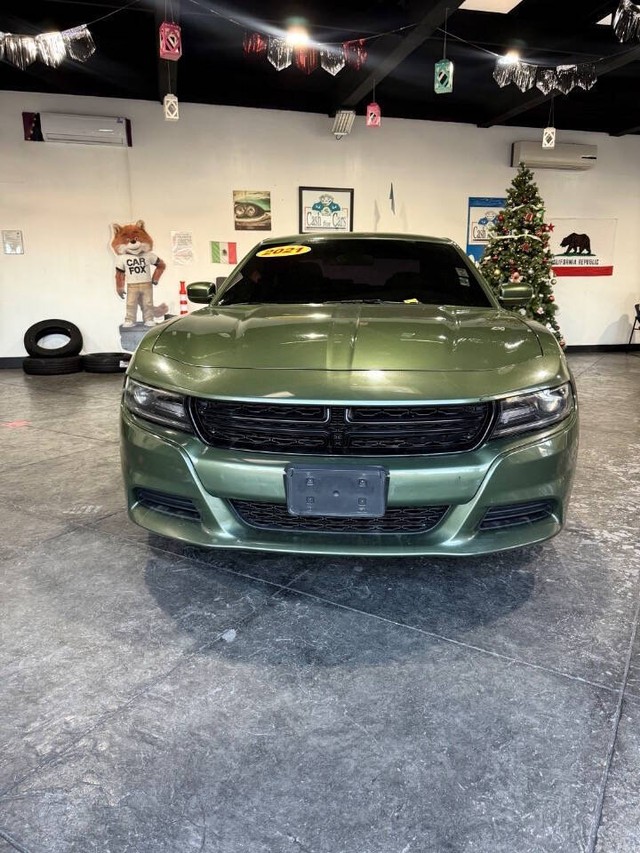 Dodge Charger Vehicle Full-screen Gallery Image 02