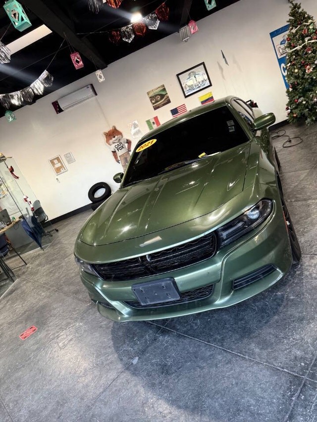 Dodge Charger Vehicle Full-screen Gallery Image 06