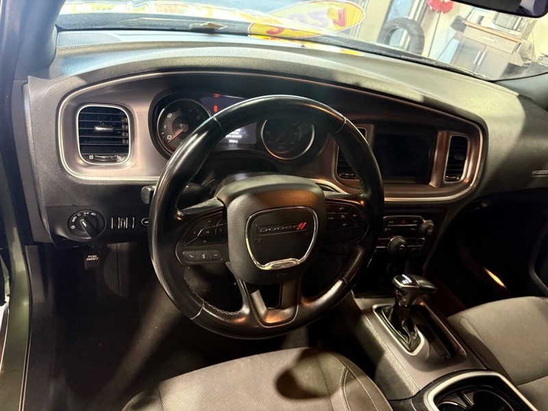 Dodge Charger Vehicle Full-screen Gallery Image 35