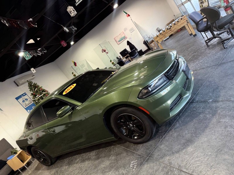 Dodge Charger Vehicle Full-screen Gallery Image 36