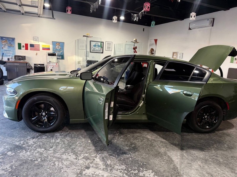 Dodge Charger Vehicle Full-screen Gallery Image 38