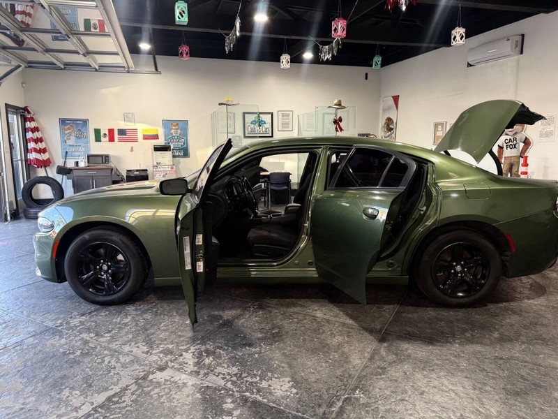 Dodge Charger Vehicle Full-screen Gallery Image 41