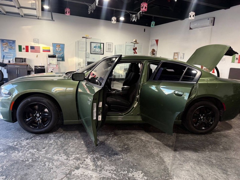 Dodge Charger Vehicle Full-screen Gallery Image 42