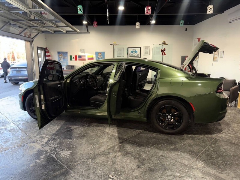 Dodge Charger Vehicle Full-screen Gallery Image 44