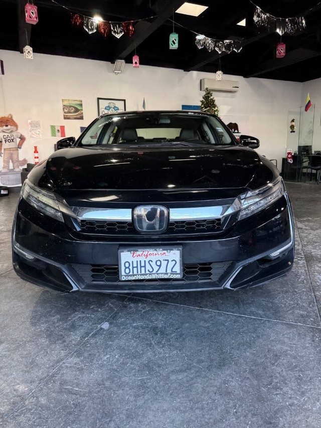 Honda Clarity Plug-In Hybrid Vehicle Full-screen Gallery Image 04