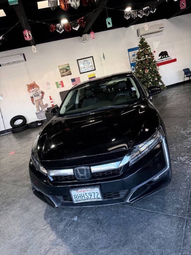 Honda Clarity Plug-In Hybrid Vehicle Full-screen Gallery Image 06