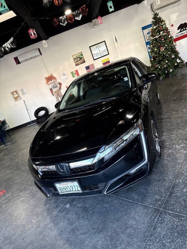 Honda Clarity Plug-In Hybrid Vehicle Full-screen Gallery Image 09