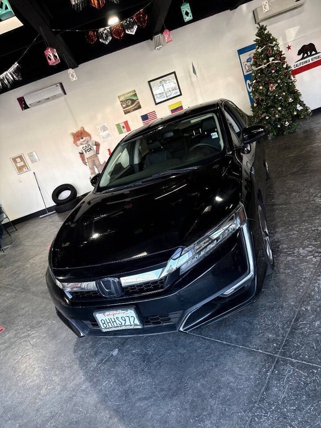 Honda Clarity Plug-In Hybrid Vehicle Full-screen Gallery Image 10