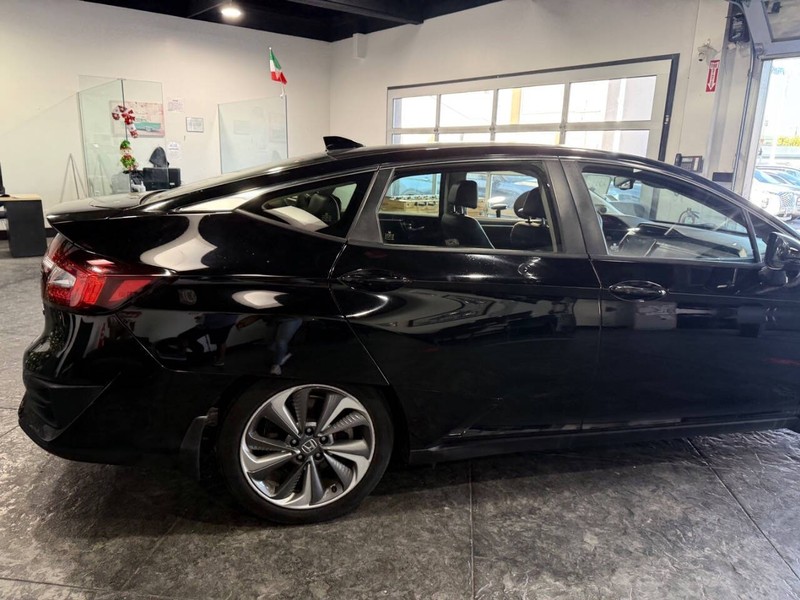 Honda Clarity Plug-In Hybrid Vehicle Full-screen Gallery Image 33