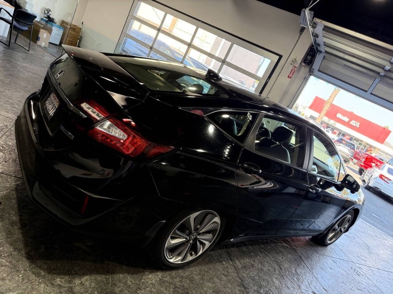 Honda Clarity Plug-In Hybrid Vehicle Full-screen Gallery Image 34