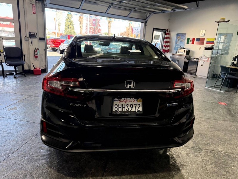 Honda Clarity Plug-In Hybrid Vehicle Full-screen Gallery Image 35