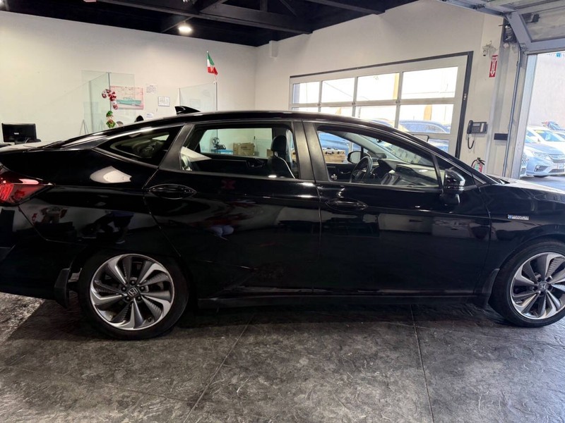 Honda Clarity Plug-In Hybrid Vehicle Full-screen Gallery Image 36